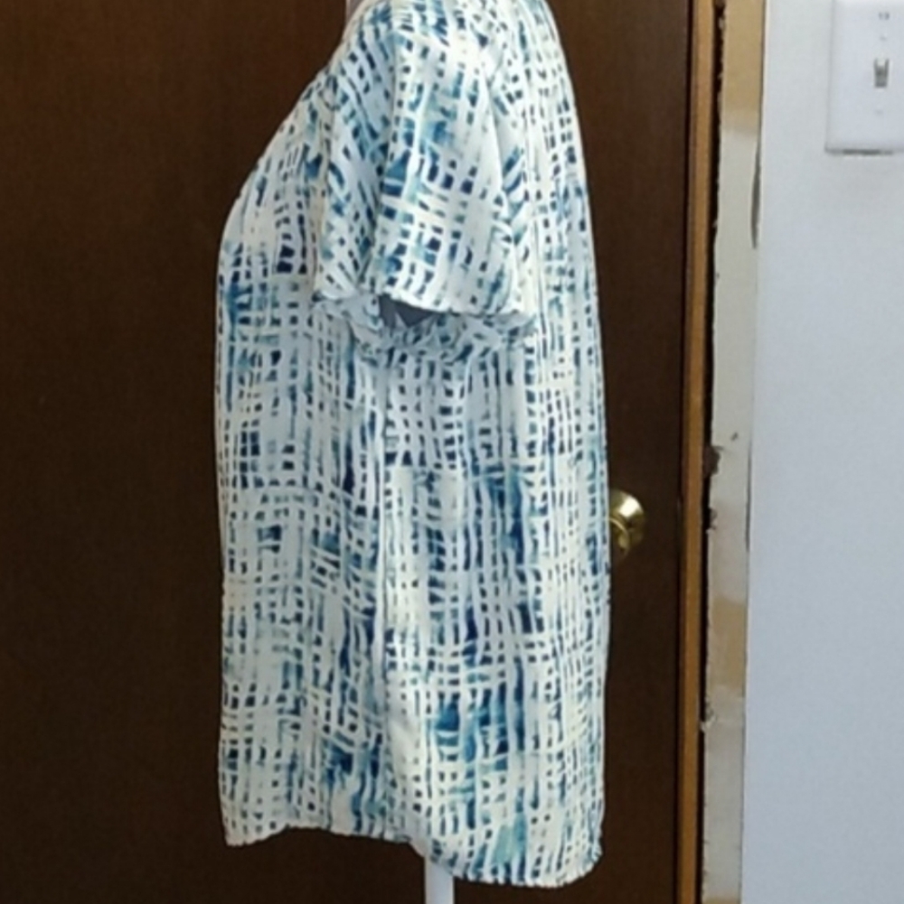 SALE!! Women's Blue Patterned Top - Picture 3 of 6